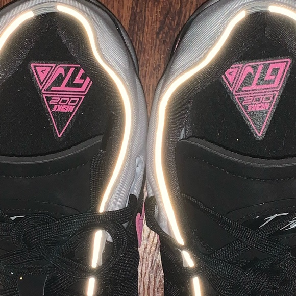 Nike size 11.5 - Picture 7 of 12